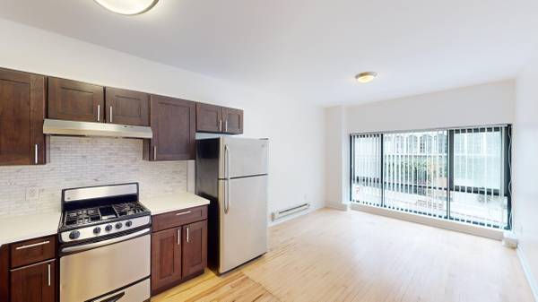 Listing photo 1 of 5