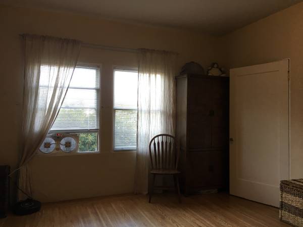Listing photo 1 of 5