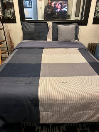 Listing photo 1 of 5