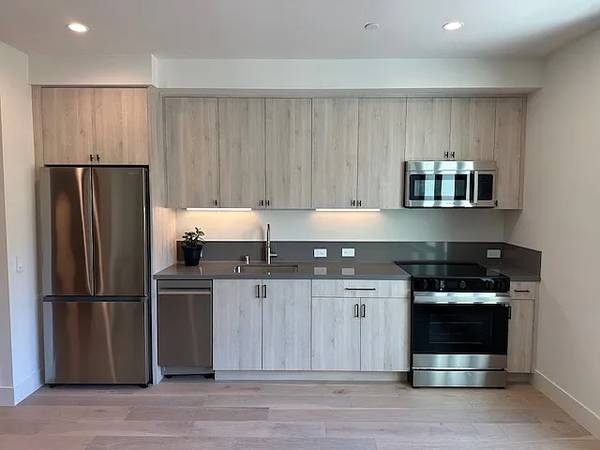 Listing photo 1 of 5