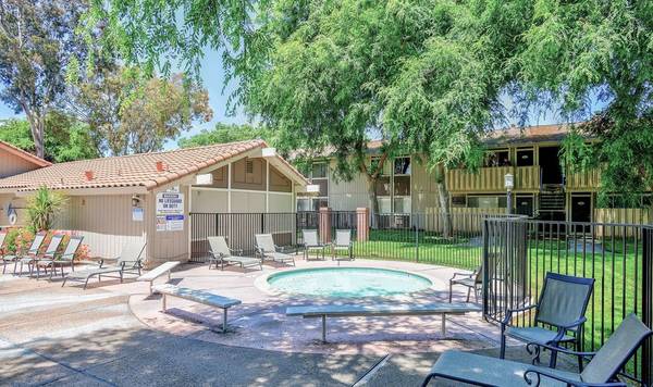 Listing photo 1 of 5