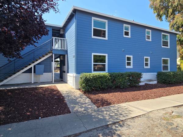Listing photo 1 of 5