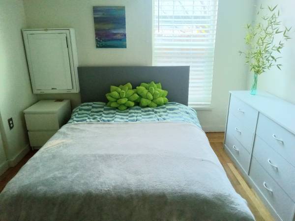 Listing photo 1 of 3