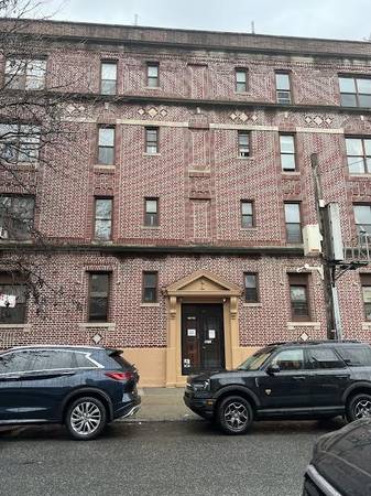 Listing photo 1 of 3