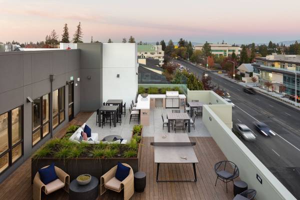 Listing photo 1 of 5