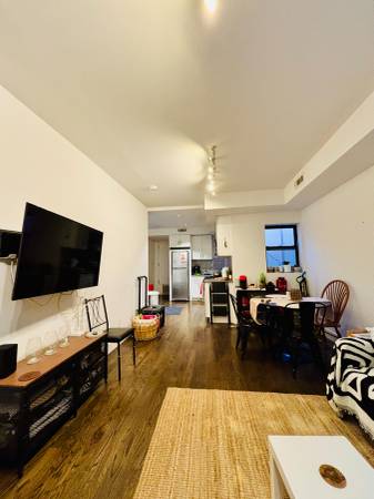 Listing photo 1 of 4