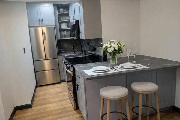 Listing photo 1 of 3