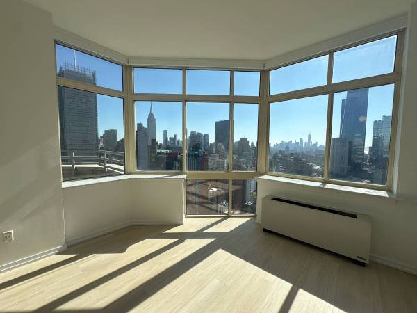 Listing photo 1 of 5