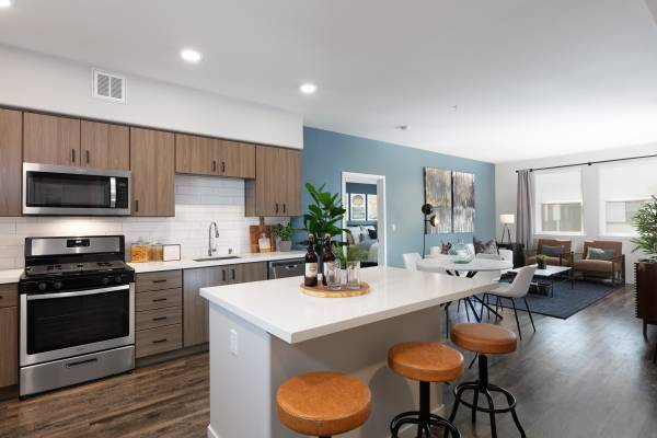 Listing photo 1 of 5