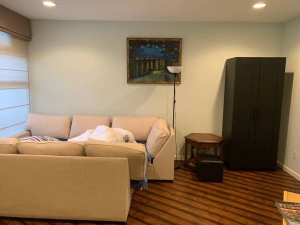Listing photo 1 of 5