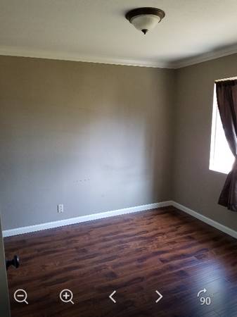 Listing photo 1 of 2