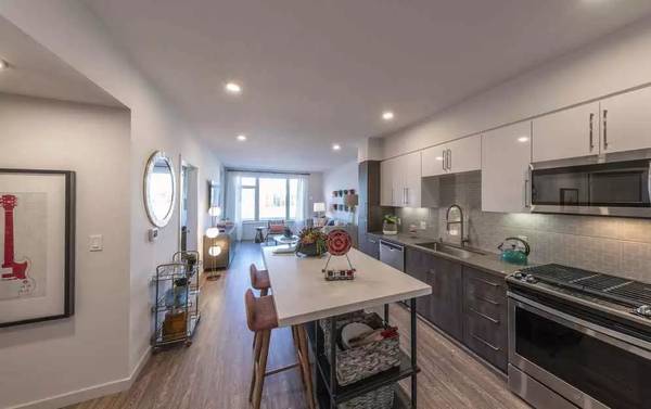 Listing photo 1 of 5