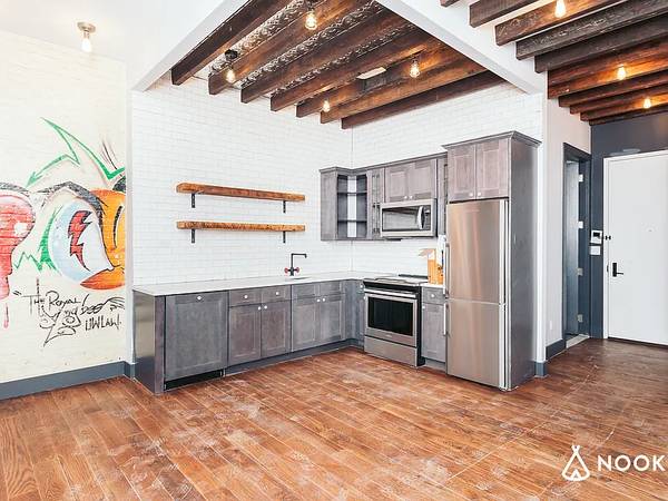 Listing photo 1 of 5