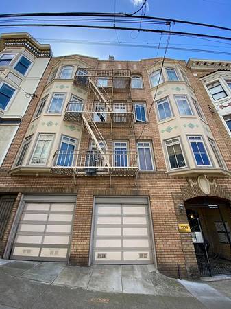 Listing photo 1 of 5