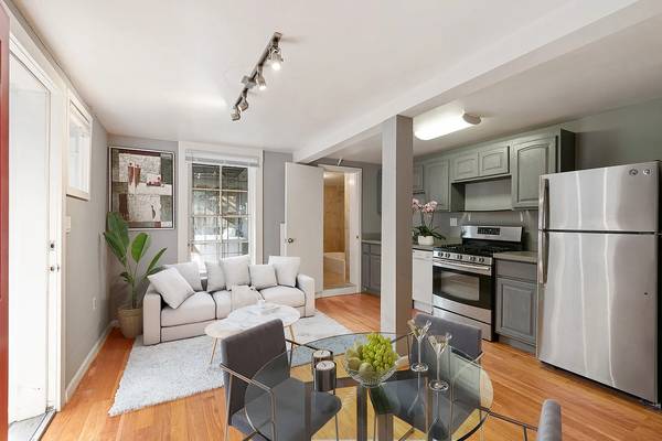 Listing photo 1 of 5