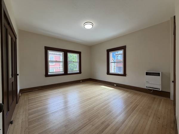 Listing photo 1 of 5
