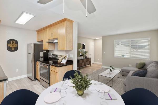 Listing photo 1 of 5