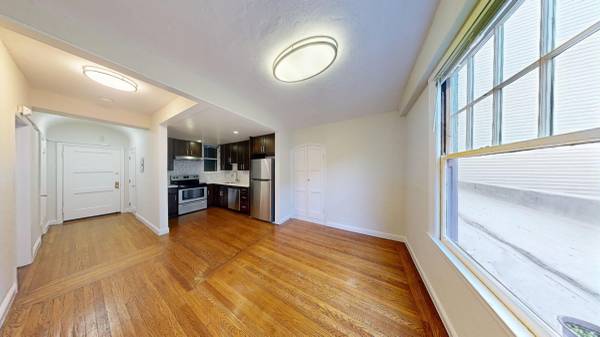 Listing photo 1 of 5