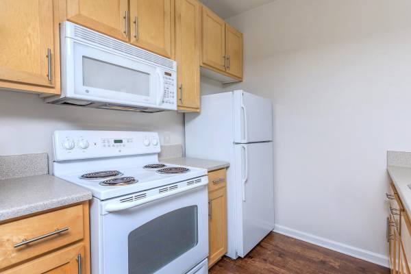 Listing photo 1 of 5