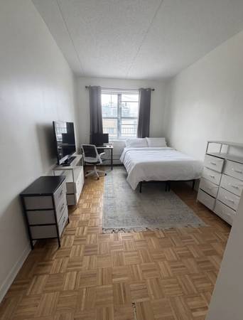 Listing photo 1 of 5