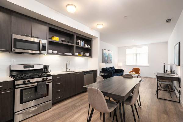 Listing photo 1 of 5