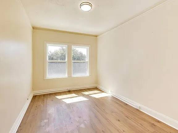 Listing photo 1 of 4