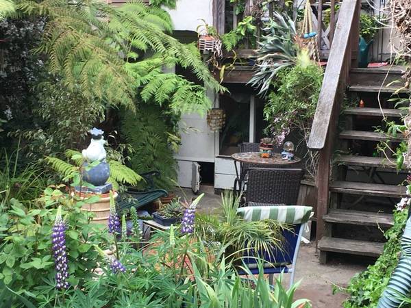 Listing photo 1 of 5