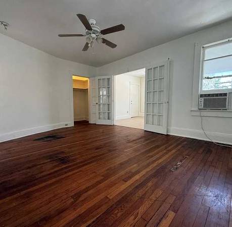 Listing photo 1 of 4