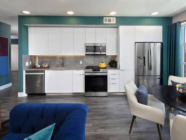 Listing photo 1 of 5