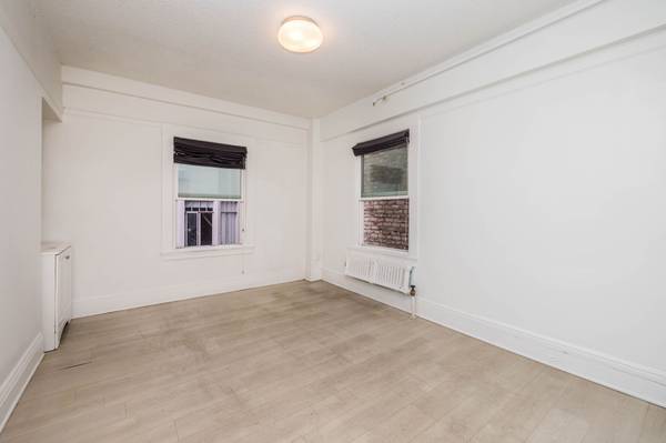 Listing photo 1 of 3