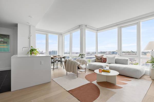 Listing photo 1 of 5