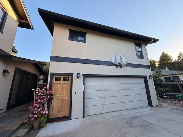 Listing photo 1 of 5