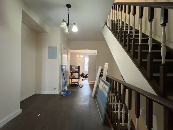 Listing photo 1 of 5