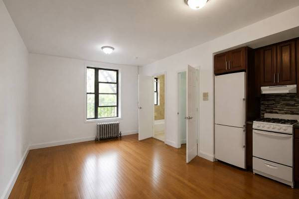 Listing photo 1 of 5