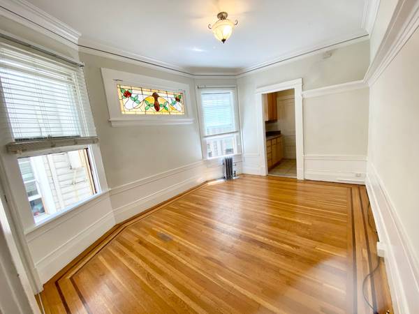 Listing photo 1 of 5