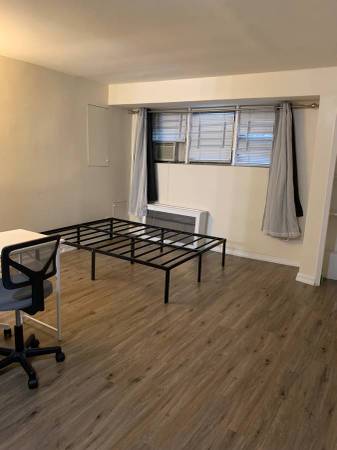 Listing photo 1 of 3