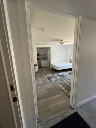Listing photo 1 of 5