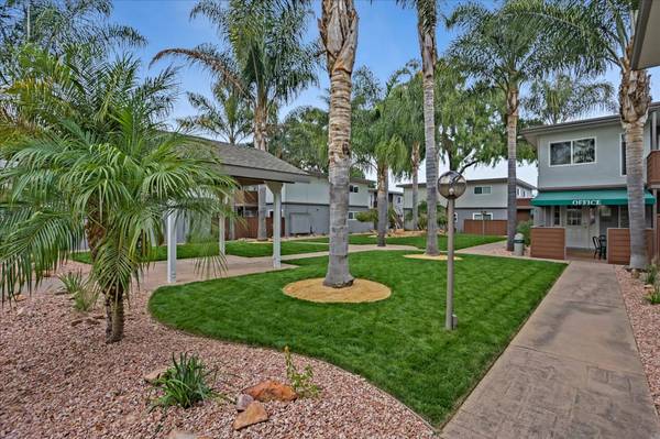 Listing photo 1 of 5