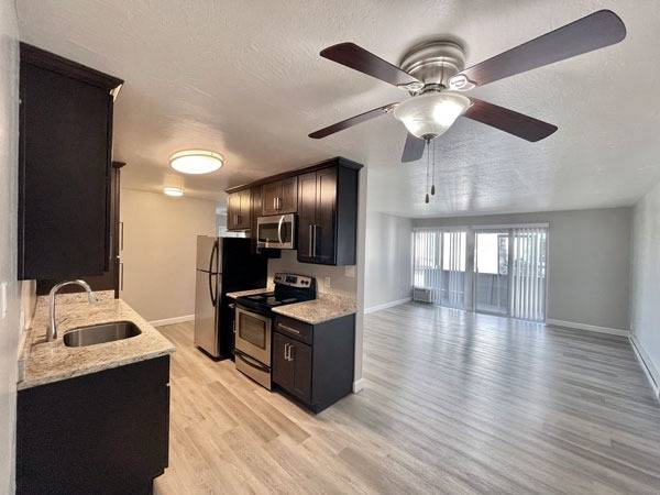 Listing photo 1 of 5