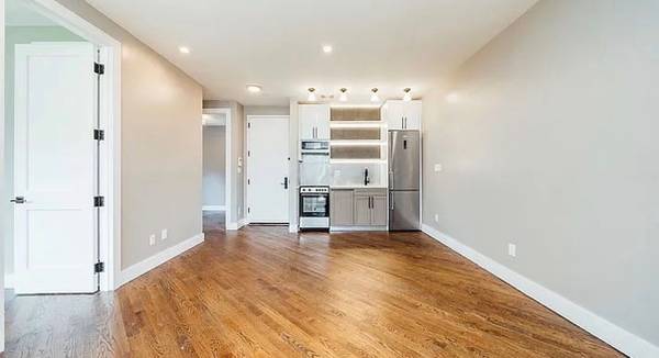 Listing photo 1 of 4