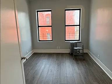 Listing photo 1 of 5