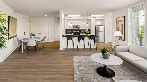 Listing photo 1 of 5