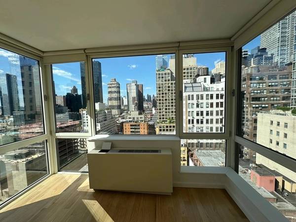 Listing photo 1 of 13