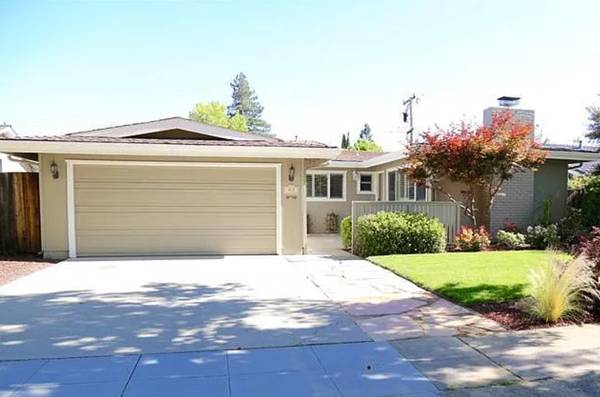Listing photo 1 of 5