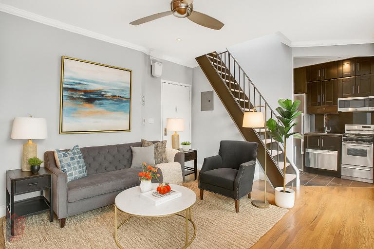 Listing photo 1 of 10