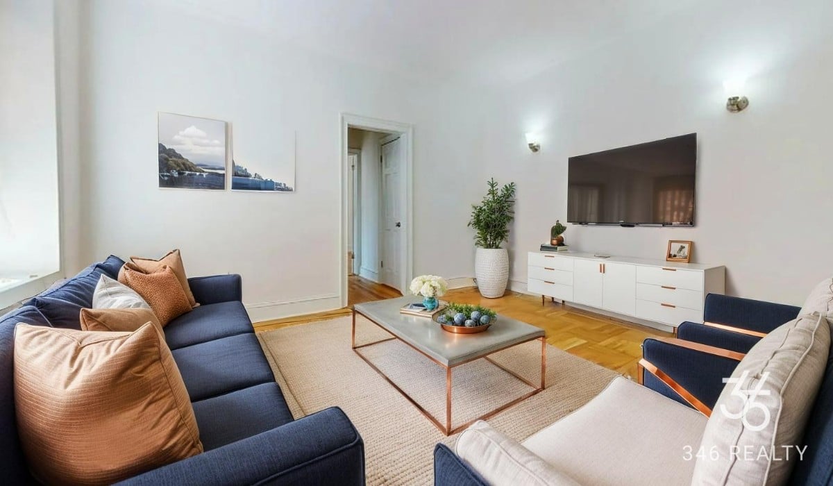 Listing photo 1 of 5