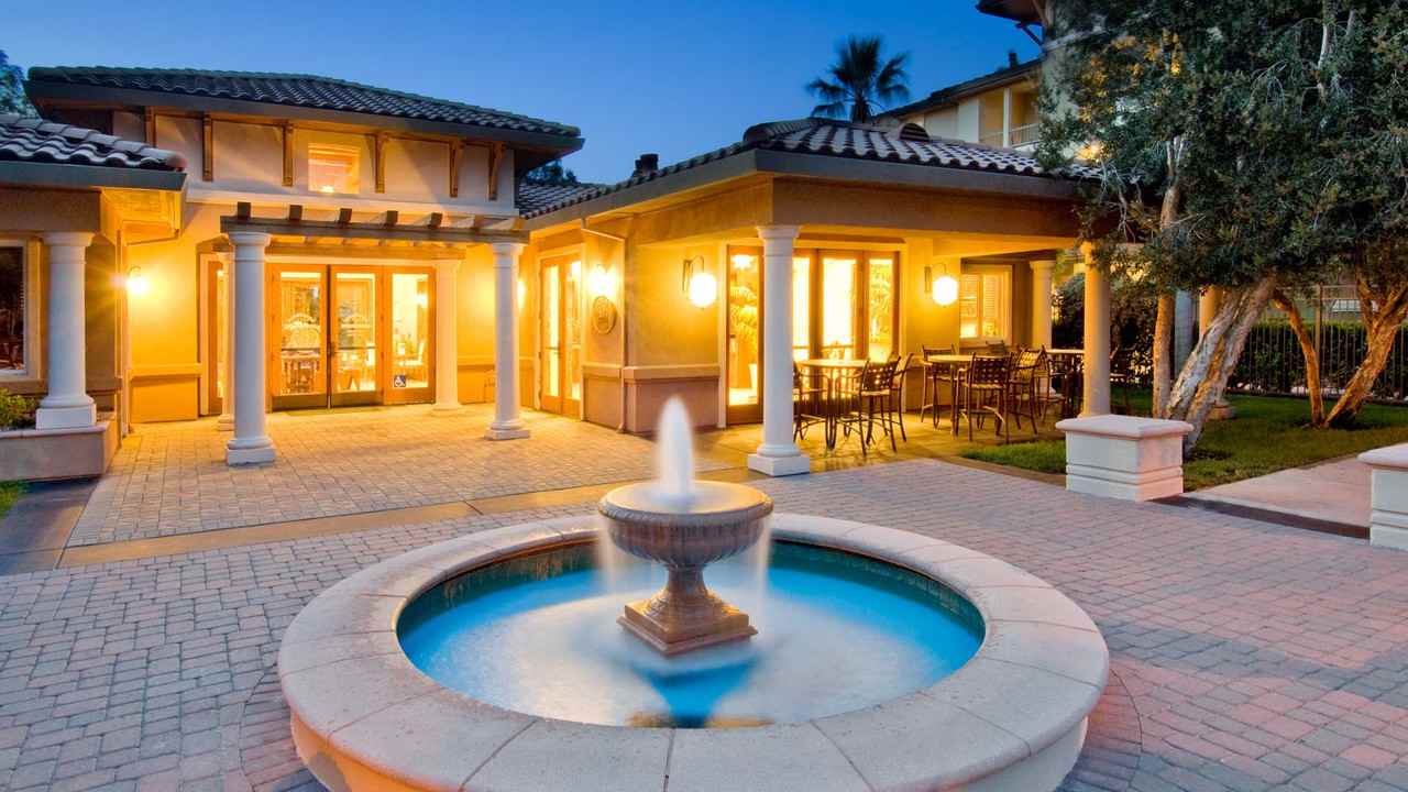 Listing photo 1 of 5