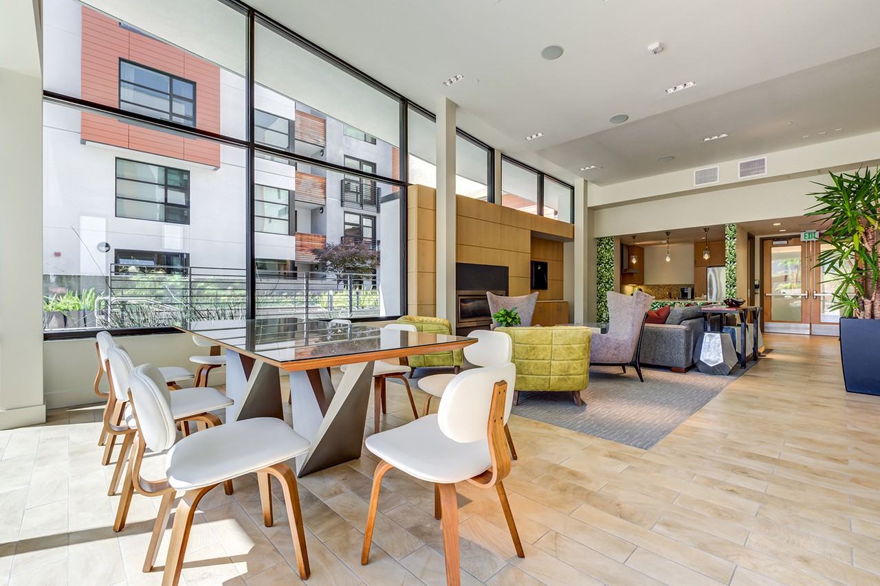 Listing photo 1 of 5