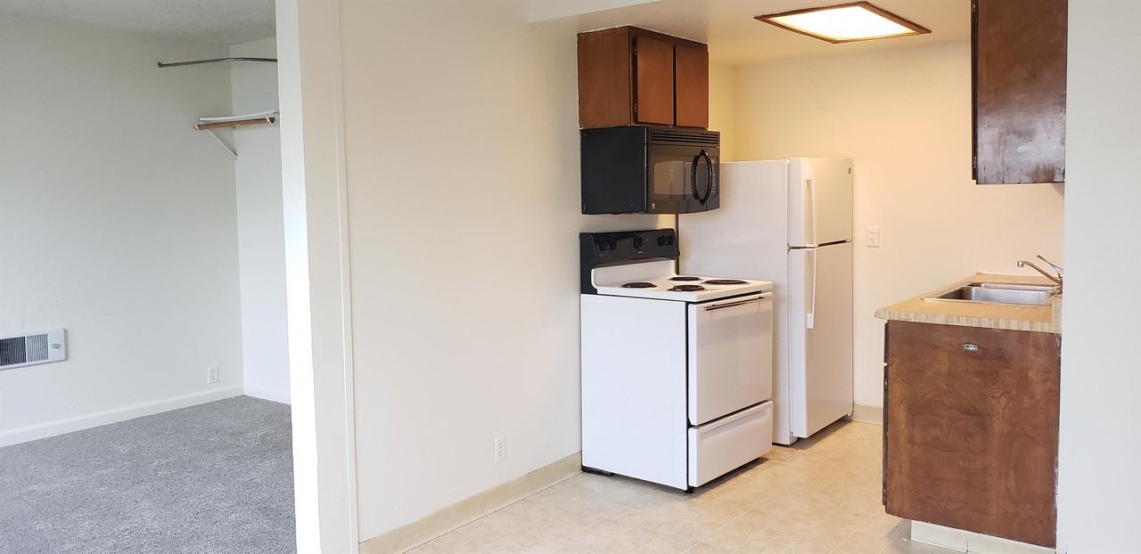 Listing photo 1 of 5