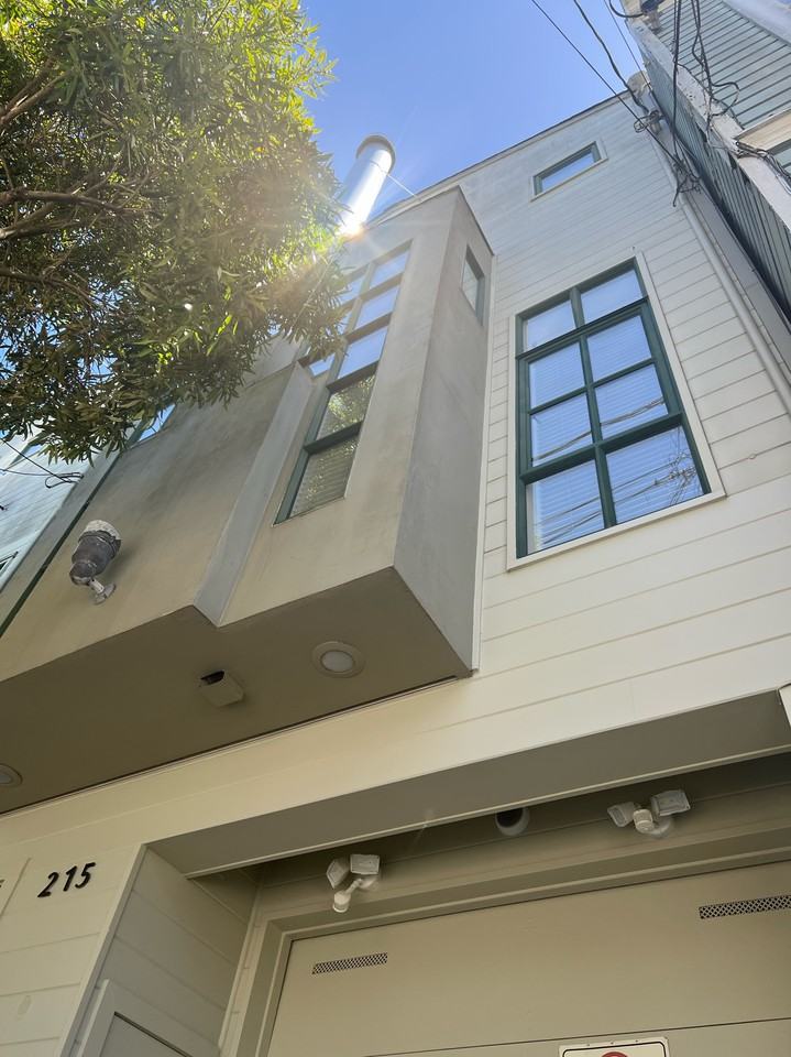 Listing photo 1 of 5